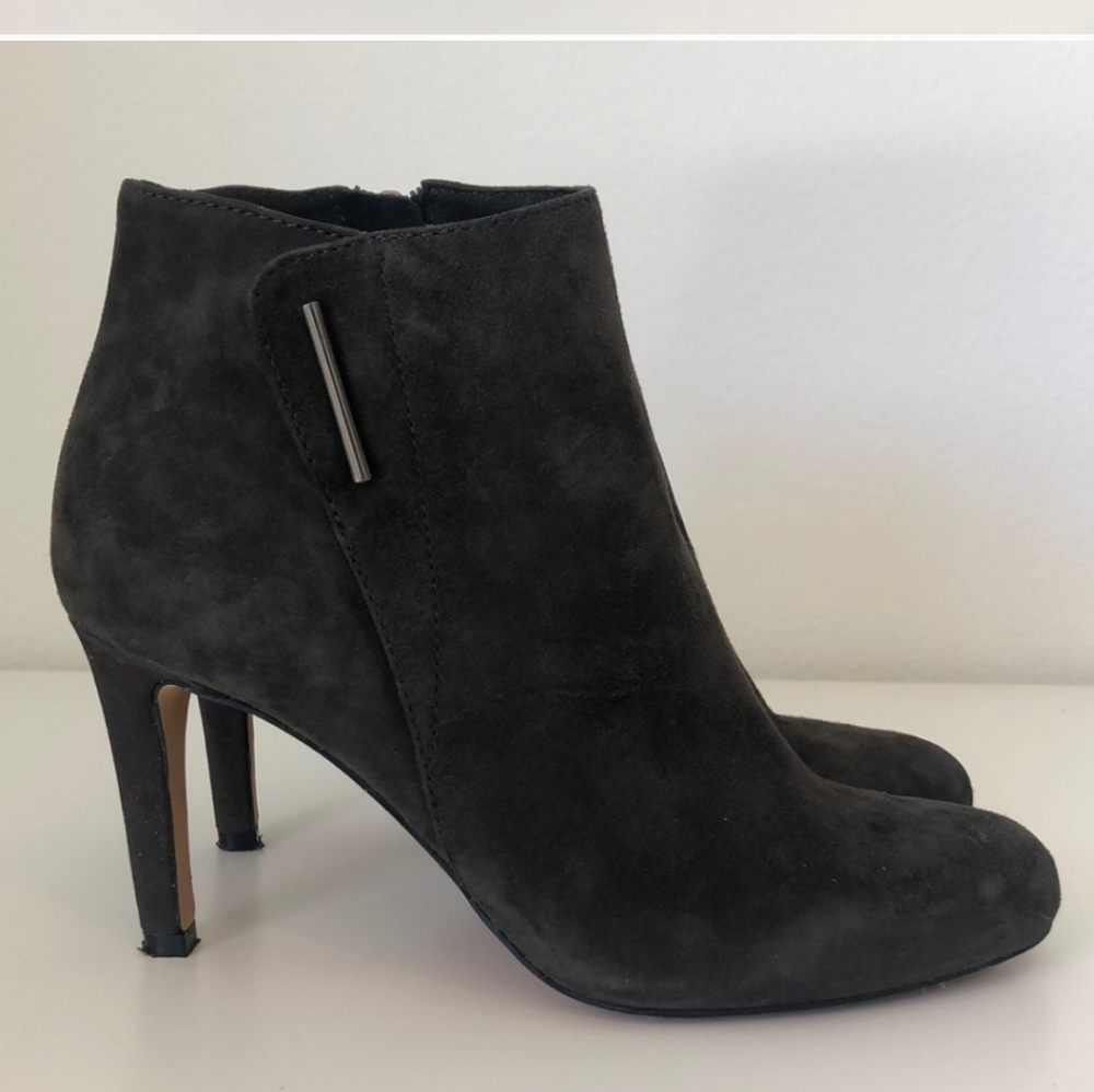 Vince camuto booties 6.5 - Picture 2 of 8